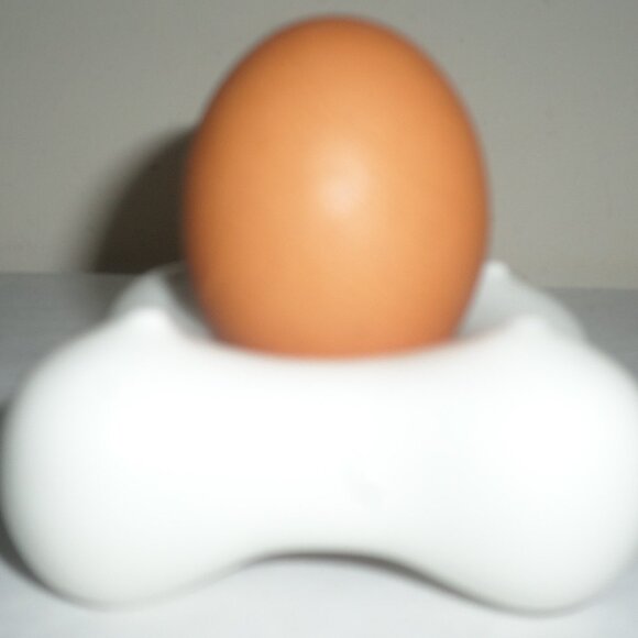 NAPKIN RINGS, EGG CUPS, POT CORNER TRIVETS - set of 6 white - Picture 3 of 6